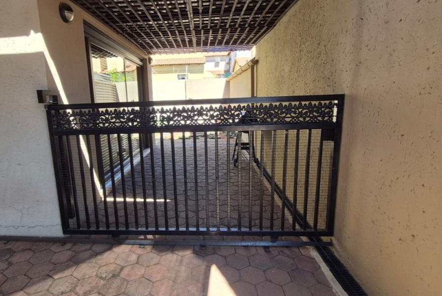 To Let 3 Bedroom Property for Rent in Safari Gardens North West